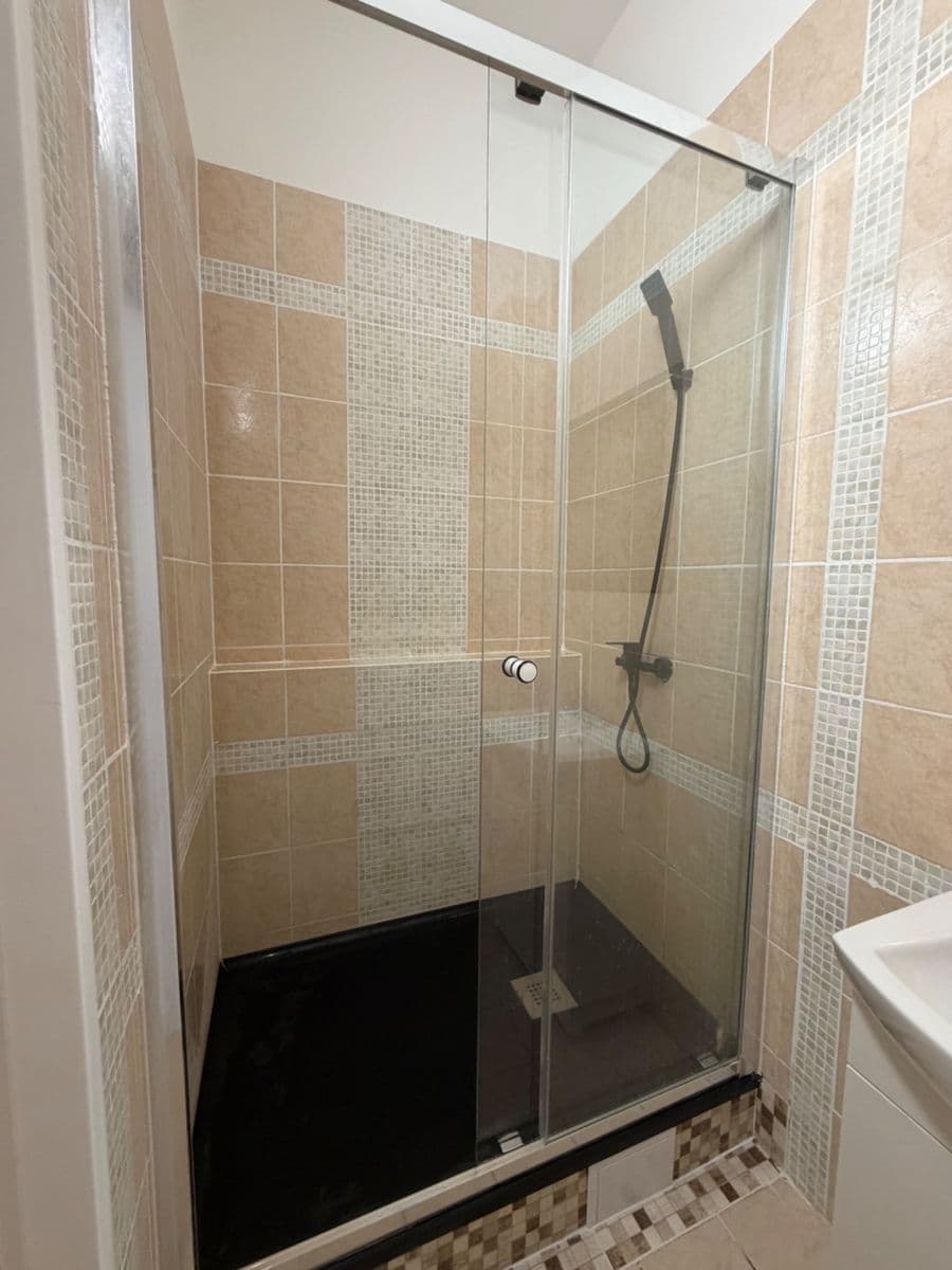 Prenájom bytu 1-izbový 33 m², Sevastopolská, Praha, Praha Prenájom bytu 1-izbový 33 m², Sevastopolská, Praha, Praha