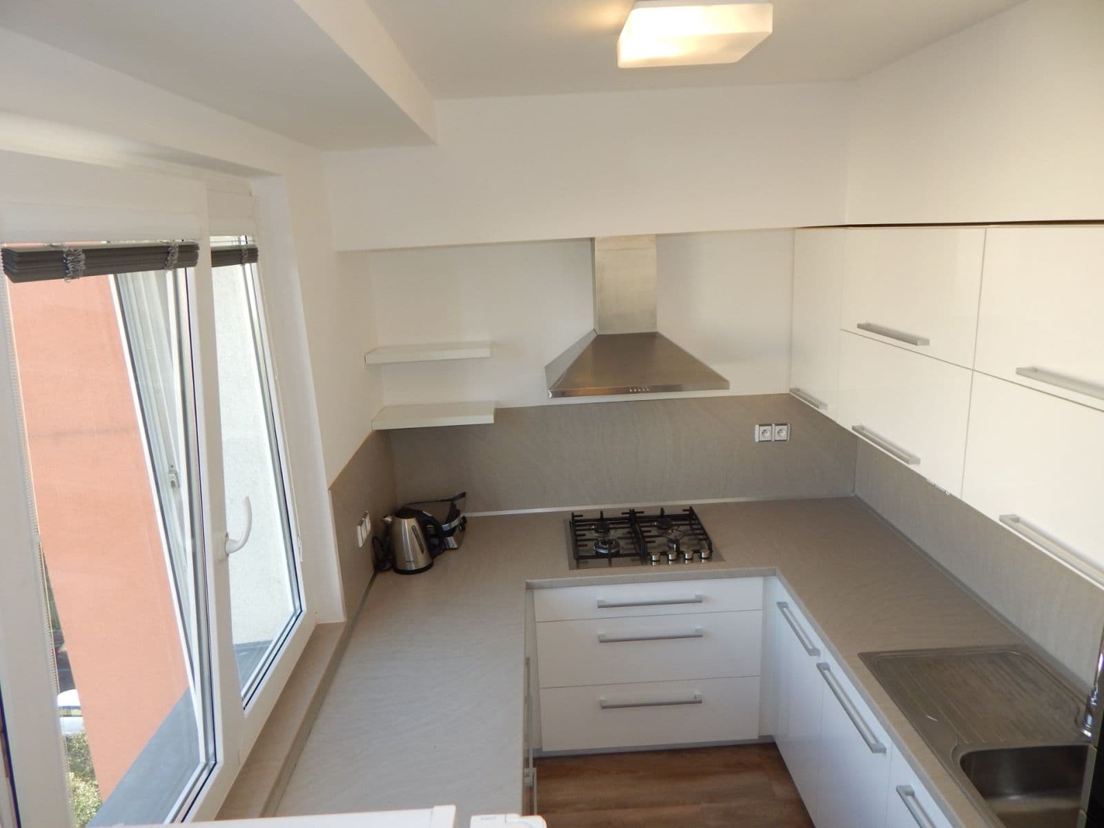 Prenájom bytu 2-izbový 53 m², Senegalská, Praha, Praha Prenájom bytu 2-izbový 53 m², Senegalská, Praha, Praha