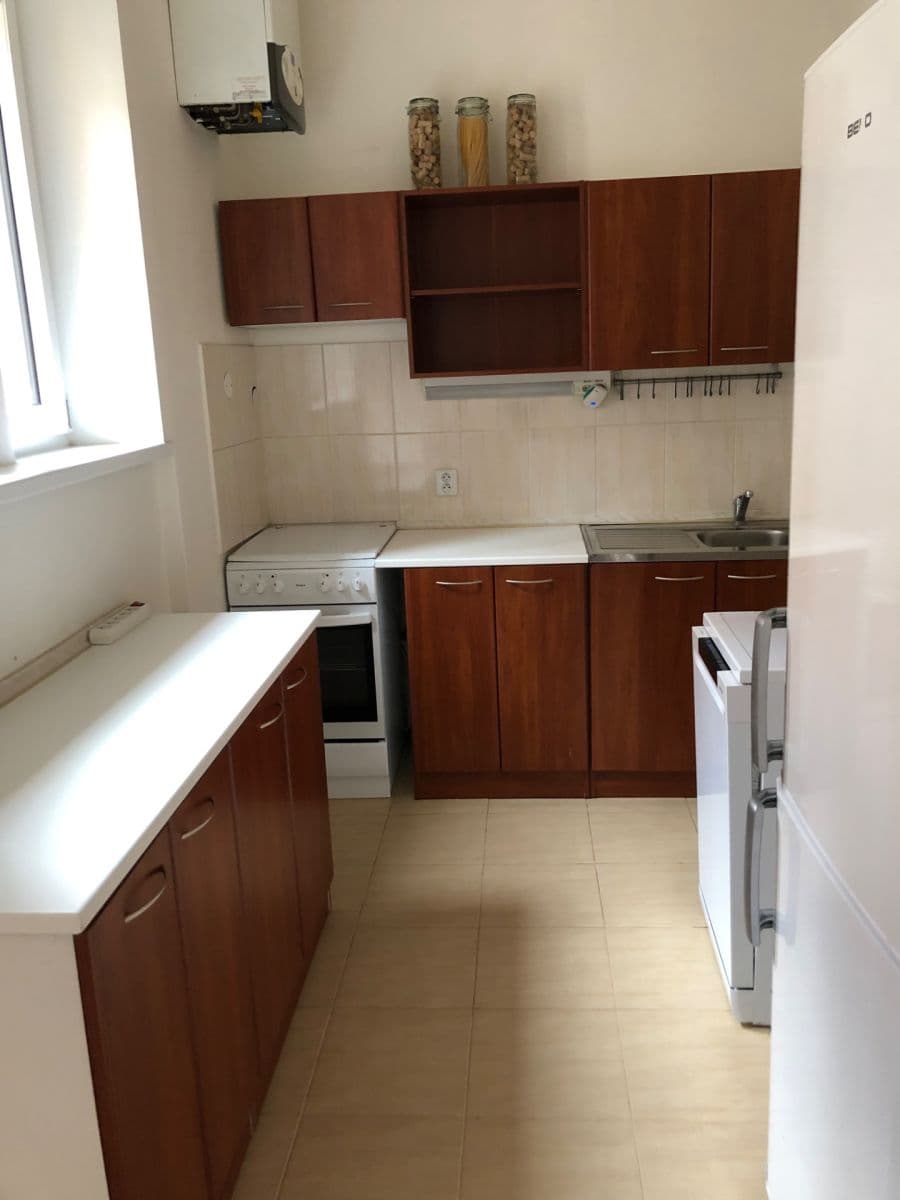 Prenájom bytu 2-izbový 65 m², Tusarova, Praha, Praha Prenájom bytu 2-izbový 65 m², Tusarova, Praha, Praha