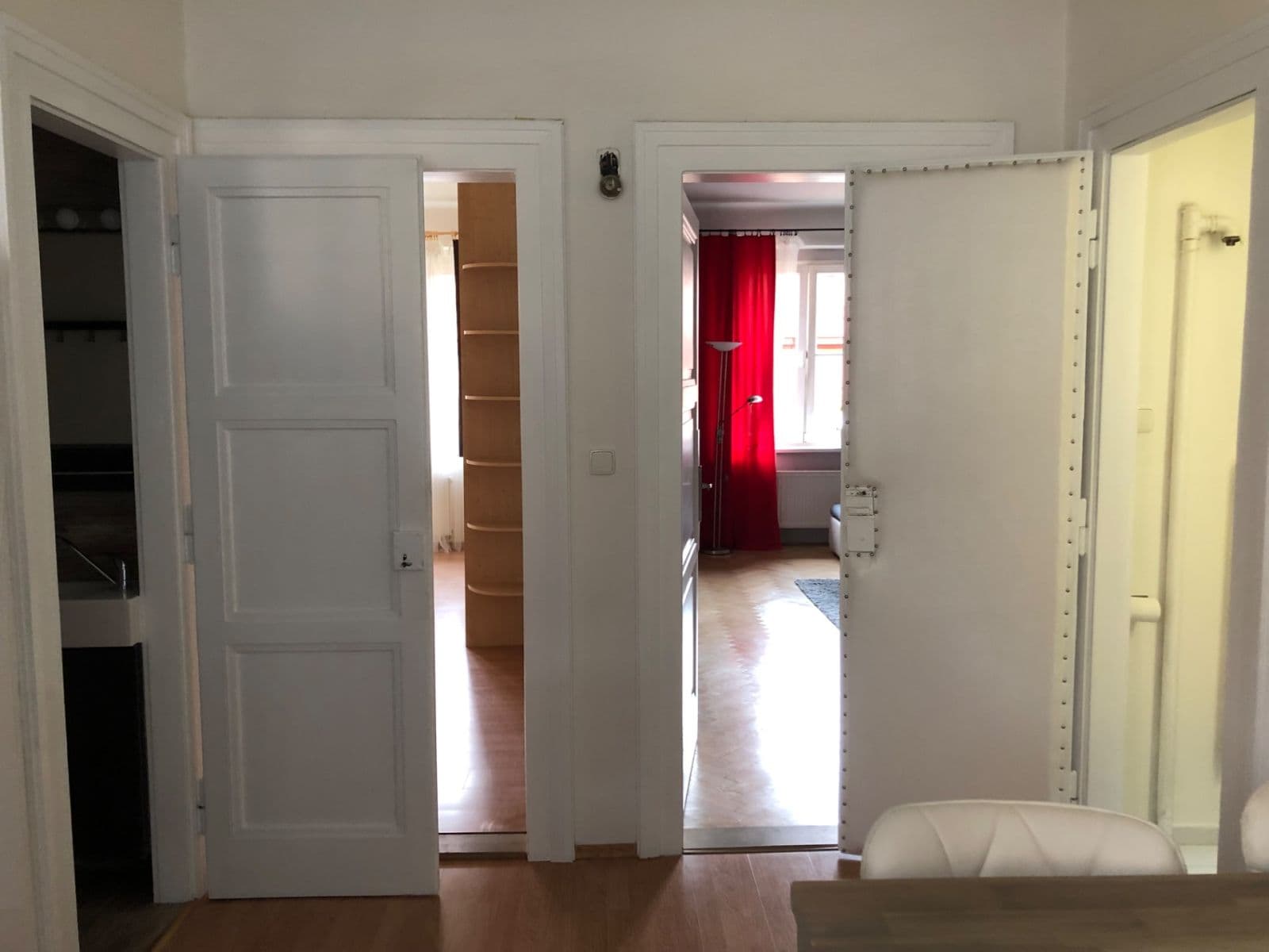 Prenájom bytu 2-izbový 65 m², Tusarova, Praha, Praha Prenájom bytu 2-izbový 65 m², Tusarova, Praha, Praha