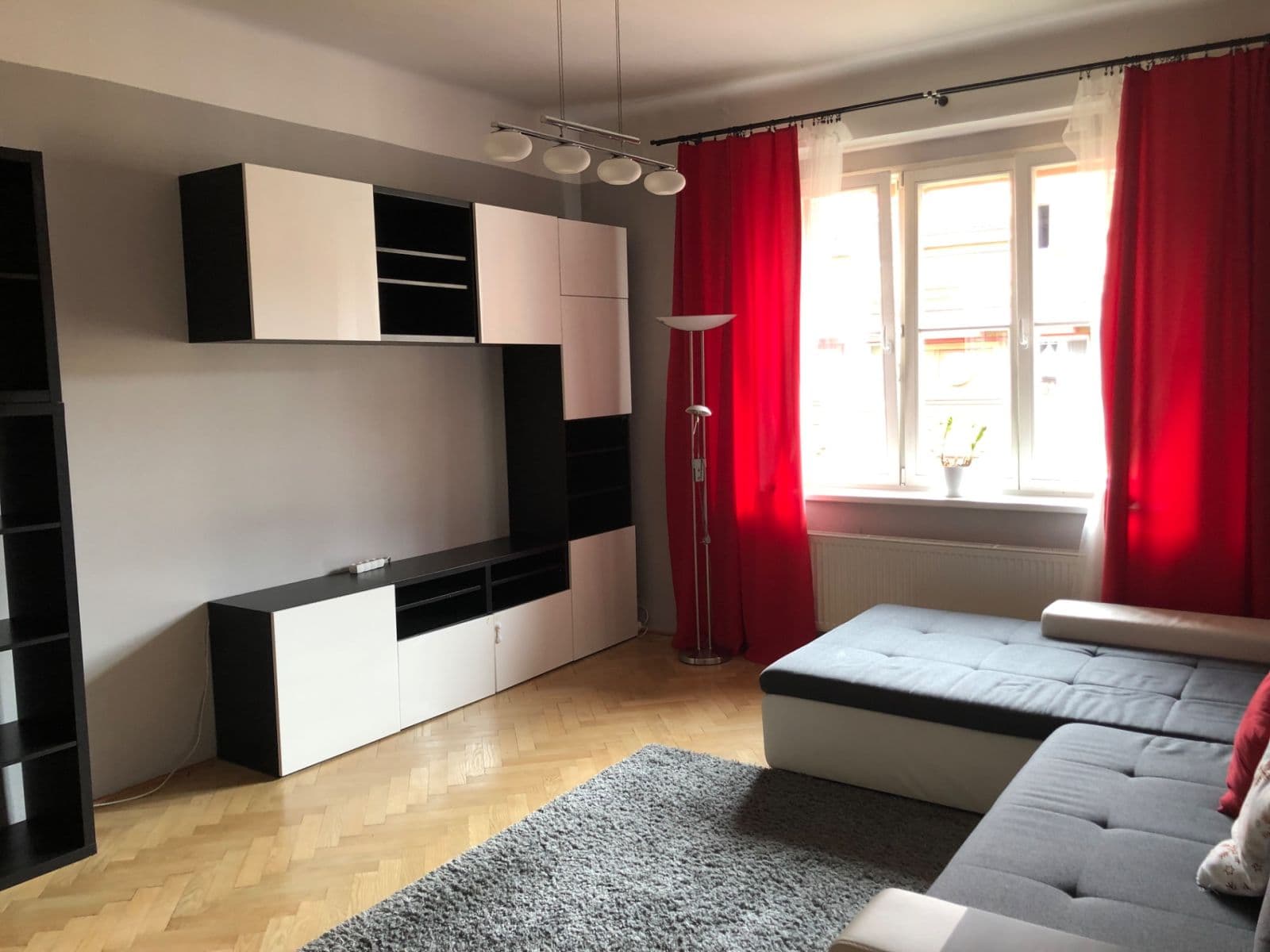 Prenájom bytu 2-izbový 65 m², Tusarova, Praha, Praha Prenájom bytu 2-izbový 65 m², Tusarova, Praha, Praha