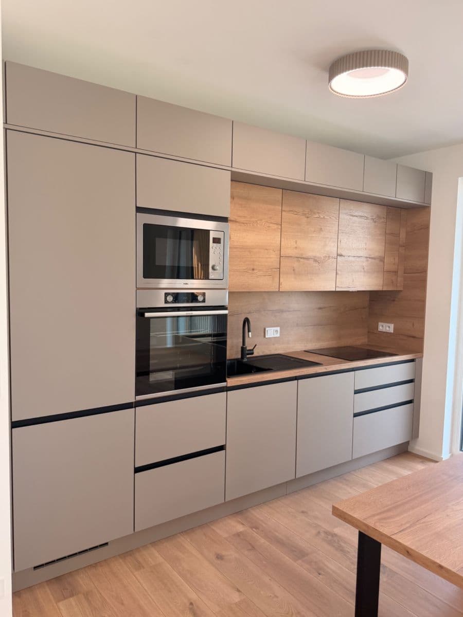 Prenájom bytu 2-izbový 62 m², V. Kratochvíla, Kladno, Středočeský kraj Prenájom bytu 2-izbový 62 m², V. Kratochvíla, Kladno, Středočeský kraj
