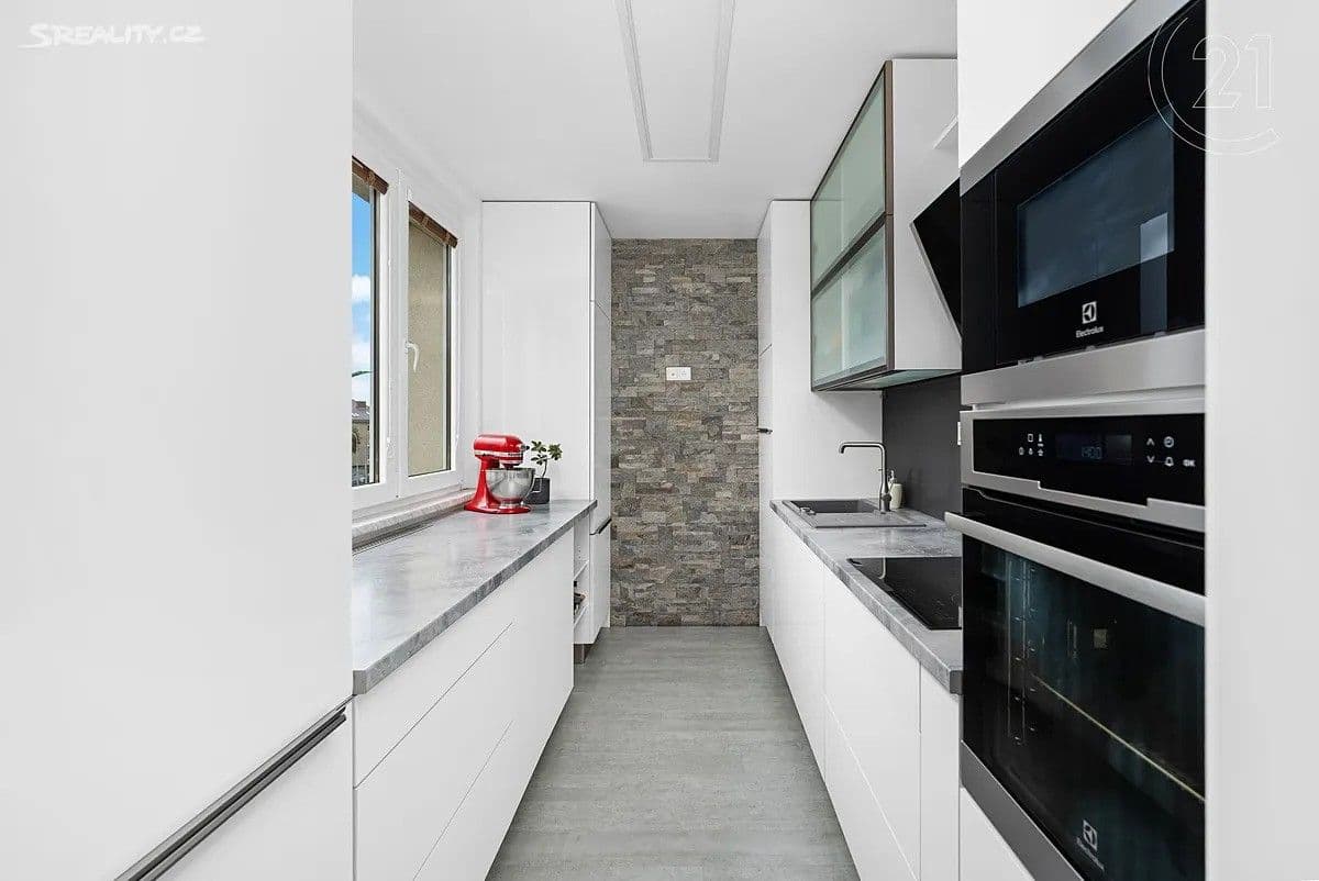 Prenájom bytu 2-izbový 54 m², Provazníkova, Brno, Jihomoravský kraj Prenájom bytu 2-izbový 54 m², Provazníkova, Brno, Jihomoravský kraj