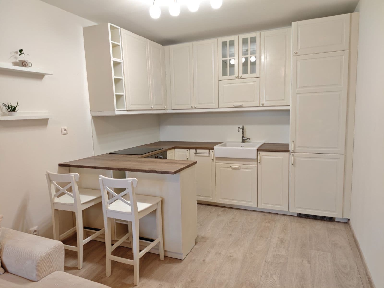 Prenájom bytu 2-izbový 44 m², V Honech, Klecany, Středočeský kraj Prenájom bytu 2-izbový 44 m², V Honech, Klecany, Středočeský kraj