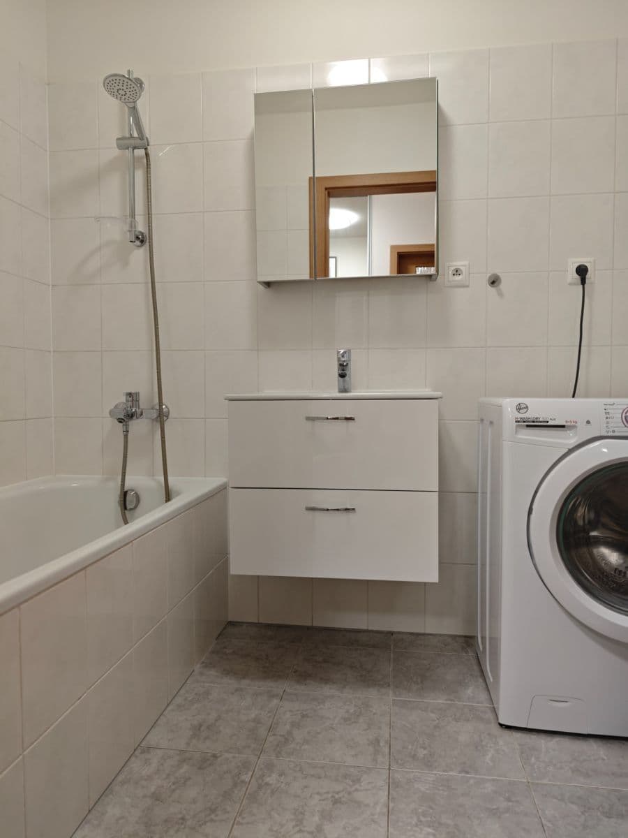 Prenájom bytu 2-izbový 44 m², V Honech, Klecany, Středočeský kraj Prenájom bytu 2-izbový 44 m², V Honech, Klecany, Středočeský kraj