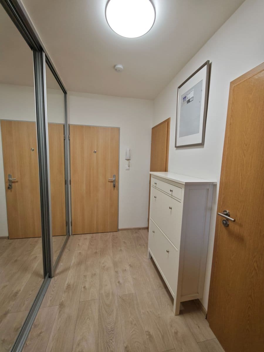 Prenájom bytu 2-izbový 44 m², V Honech, Klecany, Středočeský kraj Prenájom bytu 2-izbový 44 m², V Honech, Klecany, Středočeský kraj