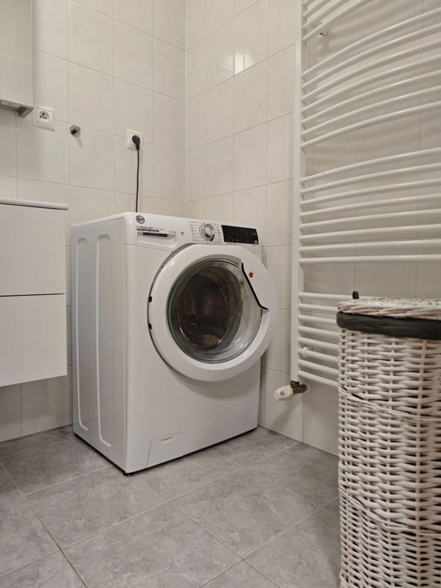 Prenájom bytu 2-izbový 44 m², V Honech, Klecany, Středočeský kraj Prenájom bytu 2-izbový 44 m², V Honech, Klecany, Středočeský kraj
