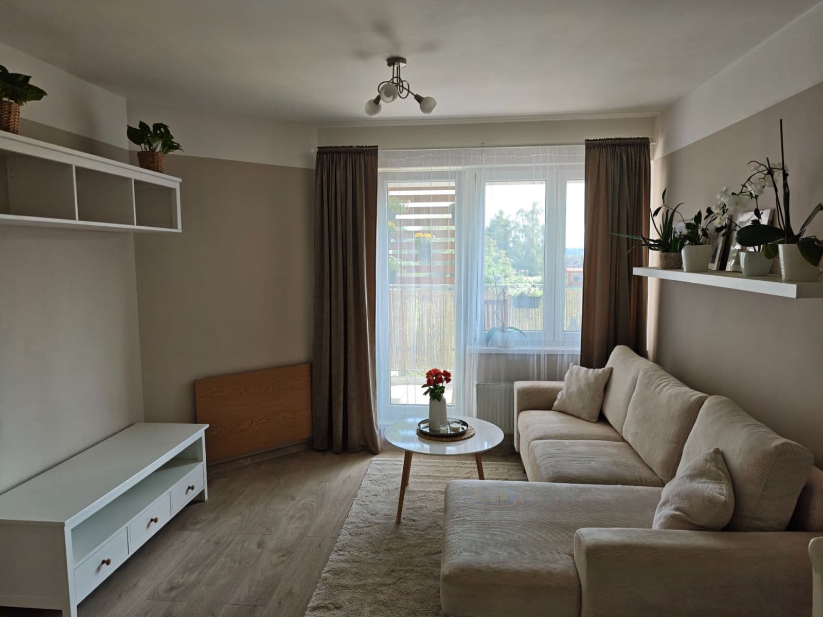Prenájom bytu 2-izbový 44 m², V Honech, Klecany, Středočeský kraj Prenájom bytu 2-izbový 44 m², V Honech, Klecany, Středočeský kraj