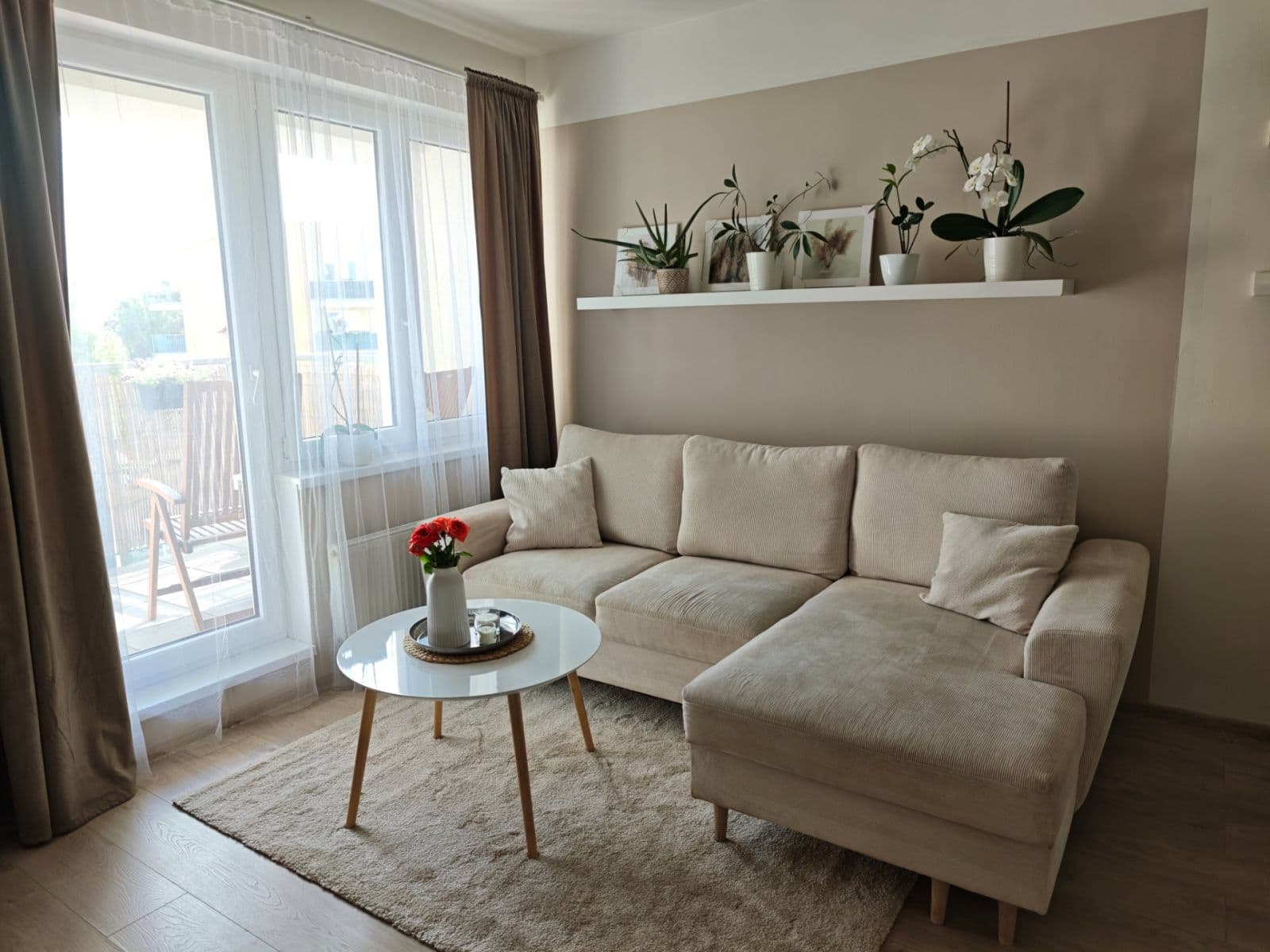 Prenájom bytu 2-izbový 44 m², V Honech, Klecany, Středočeský kraj Prenájom bytu 2-izbový 44 m², V Honech, Klecany, Středočeský kraj