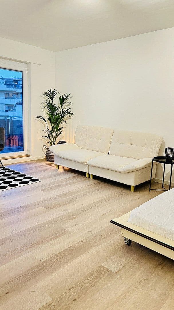 Prenájom bytu 1-izbový 37 m², Stuttgart, Bádensko-Wurttembersko Prenájom bytu 1-izbový 37 m², Stuttgart, Bádensko-Wurttembersko