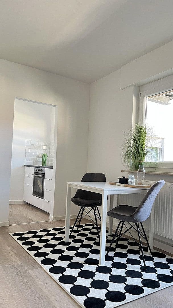 Prenájom bytu 1-izbový 37 m², Stuttgart, Bádensko-Wurttembersko Prenájom bytu 1-izbový 37 m², Stuttgart, Bádensko-Wurttembersko