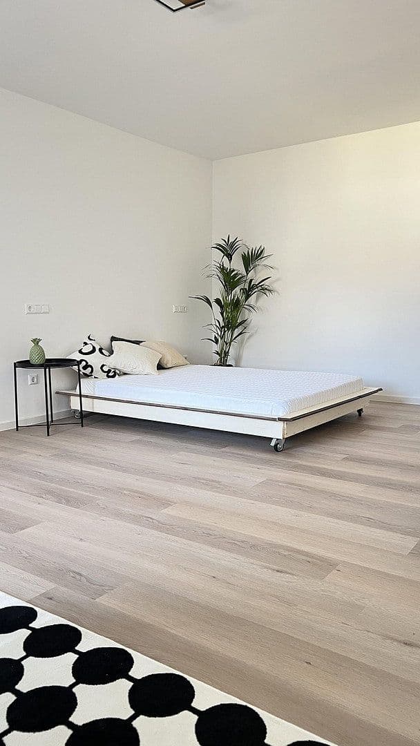 Prenájom bytu 1-izbový 37 m², Stuttgart, Bádensko-Wurttembersko Prenájom bytu 1-izbový 37 m², Stuttgart, Bádensko-Wurttembersko