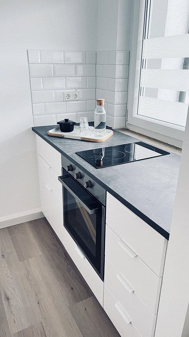 Prenájom bytu 1-izbový 37 m², Stuttgart, Bádensko-Wurttembersko Prenájom bytu 1-izbový 37 m², Stuttgart, Bádensko-Wurttembersko