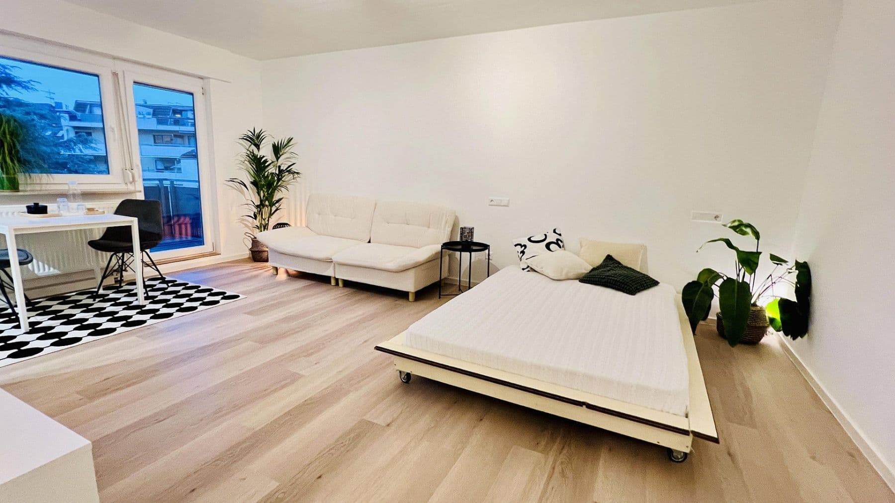 Prenájom bytu 1-izbový 37 m², Stuttgart, Bádensko-Wurttembersko Prenájom bytu 1-izbový 37 m², Stuttgart, Bádensko-Wurttembersko