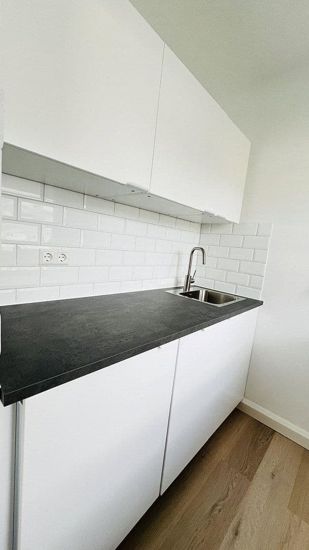 Prenájom bytu 1-izbový 37 m², Stuttgart, Bádensko-Wurttembersko Prenájom bytu 1-izbový 37 m², Stuttgart, Bádensko-Wurttembersko