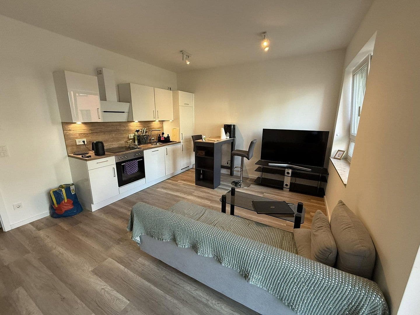 Prenájom bytu 2-izbový 44 m², Parkstr., Berlin, Berlín Prenájom bytu 2-izbový 44 m², Parkstr., Berlin, Berlín