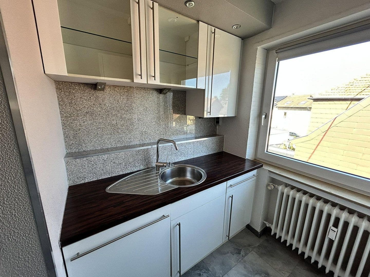 Prenájom bytu 4-izbový 111 m², Saarbrücken, Sársko Prenájom bytu 4-izbový 111 m², Saarbrücken, Sársko