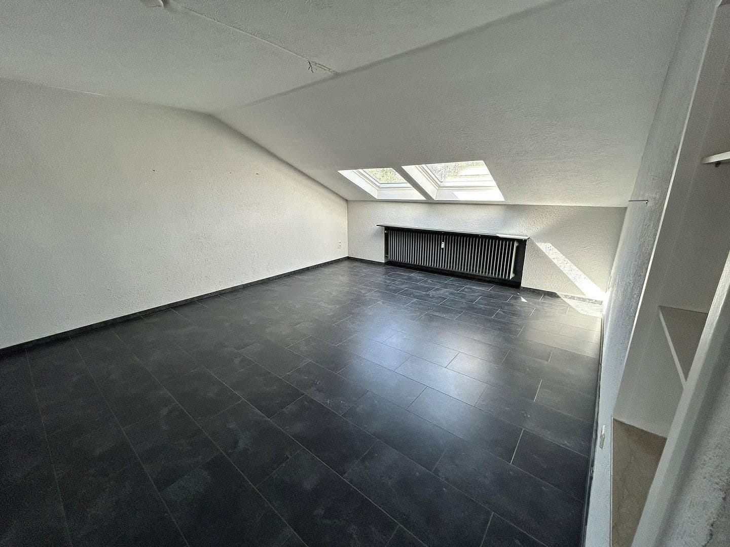 Prenájom bytu 4-izbový 111 m², Saarbrücken, Sársko Prenájom bytu 4-izbový 111 m², Saarbrücken, Sársko