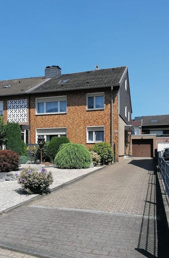 Predaj domu 180 m², pozemok 407 m², Voerde (Niederrhein), Severné Porýnie - Westfálsko Predaj domu 180 m², pozemok 407 m², Voerde (Niederrhein), Severné Porýnie - Westfálsko