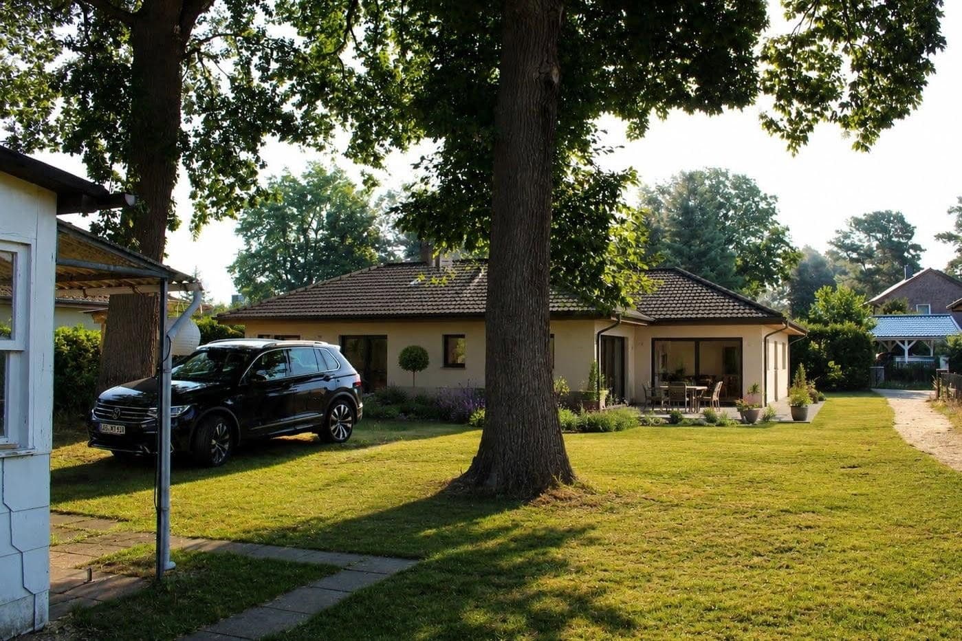 Predaj domu 220 m², pozemok 2.400 m², Am Spreeufer 40, Grünheide (Mark), Brandenbursko Predaj domu 220 m², pozemok 2.400 m², Am Spreeufer 40, Grünheide (Mark), Brandenbursko
