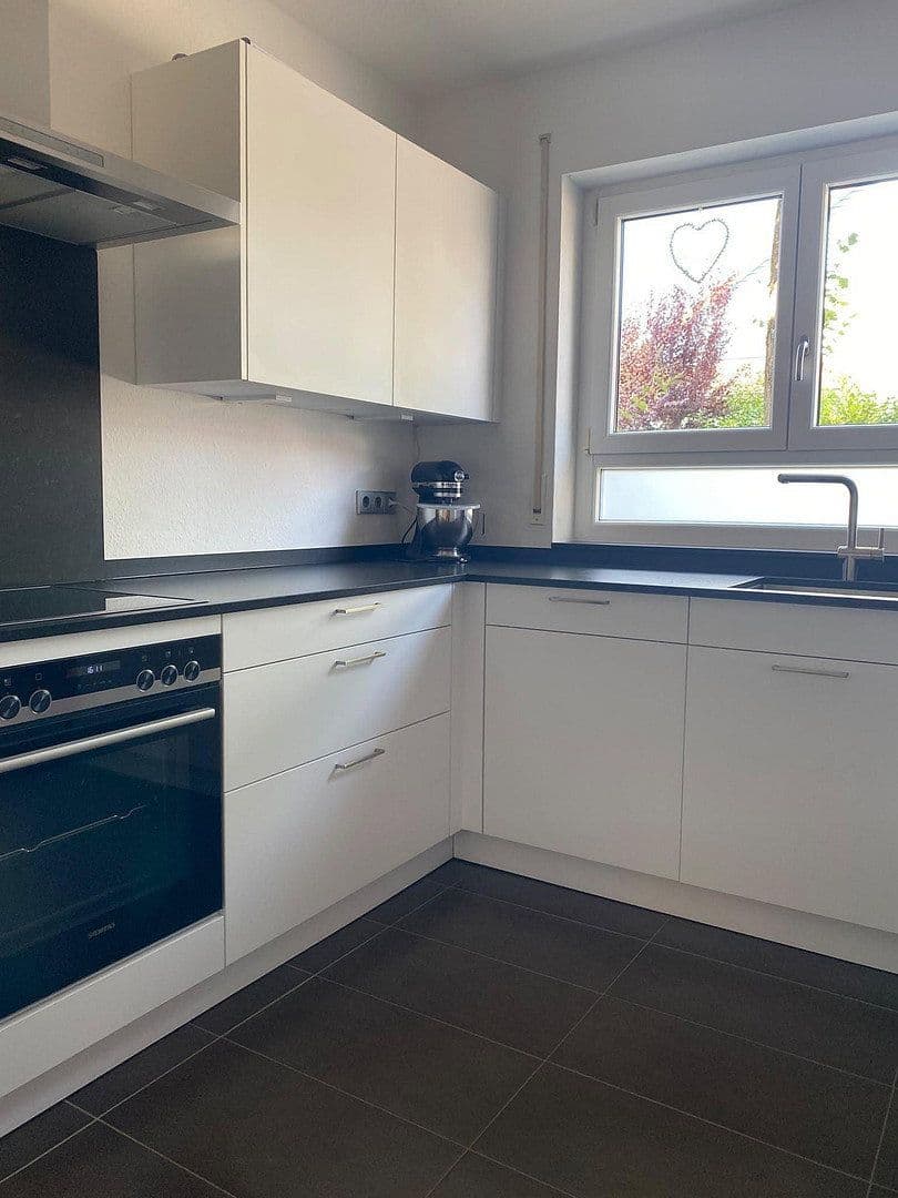 Predaj domu 111 m², pozemok 211 m², Heilbronn, Bádensko-Wurttembersko Predaj domu 111 m², pozemok 211 m², Heilbronn, Bádensko-Wurttembersko