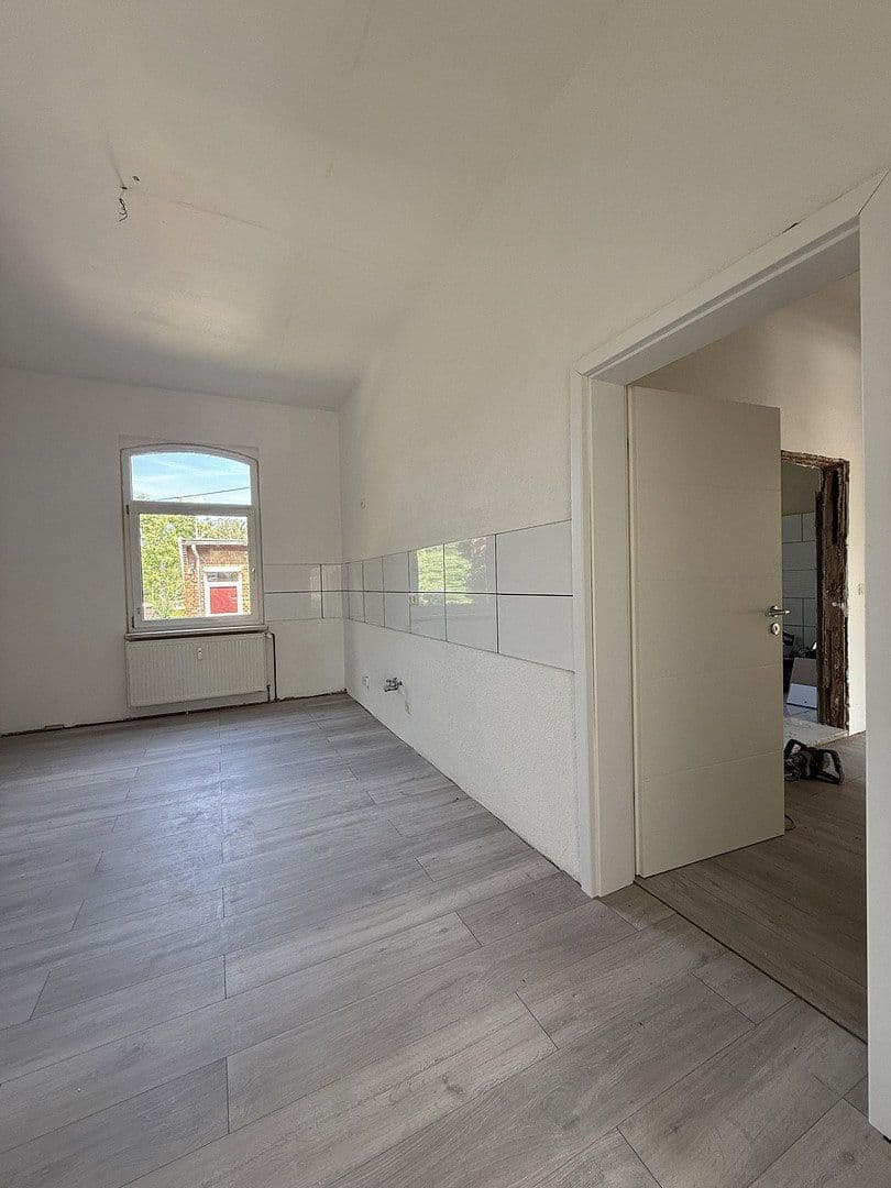 Prenájom bytu 3-izbový 86 m², Niederroßlaer Str. 28, Apolda, Durínsko Prenájom bytu 3-izbový 86 m², Niederroßlaer Str. 28, Apolda, Durínsko