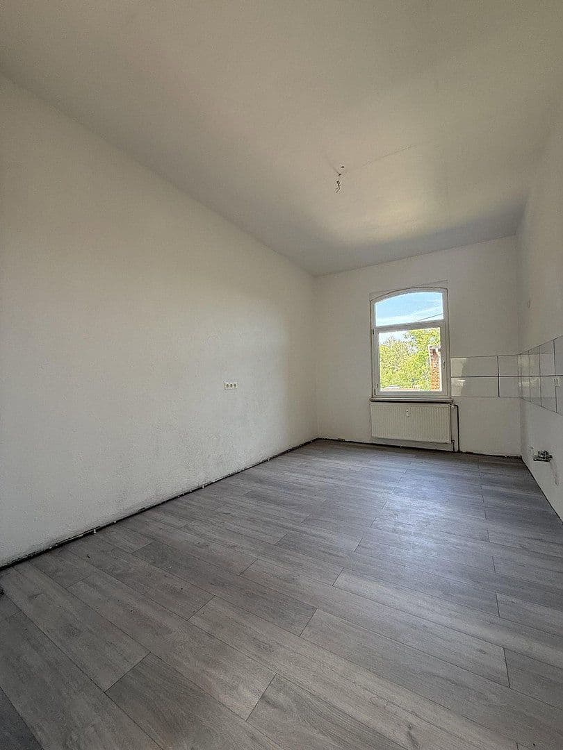 Prenájom bytu 3-izbový 86 m², Niederroßlaer Str. 28, Apolda, Durínsko Prenájom bytu 3-izbový 86 m², Niederroßlaer Str. 28, Apolda, Durínsko