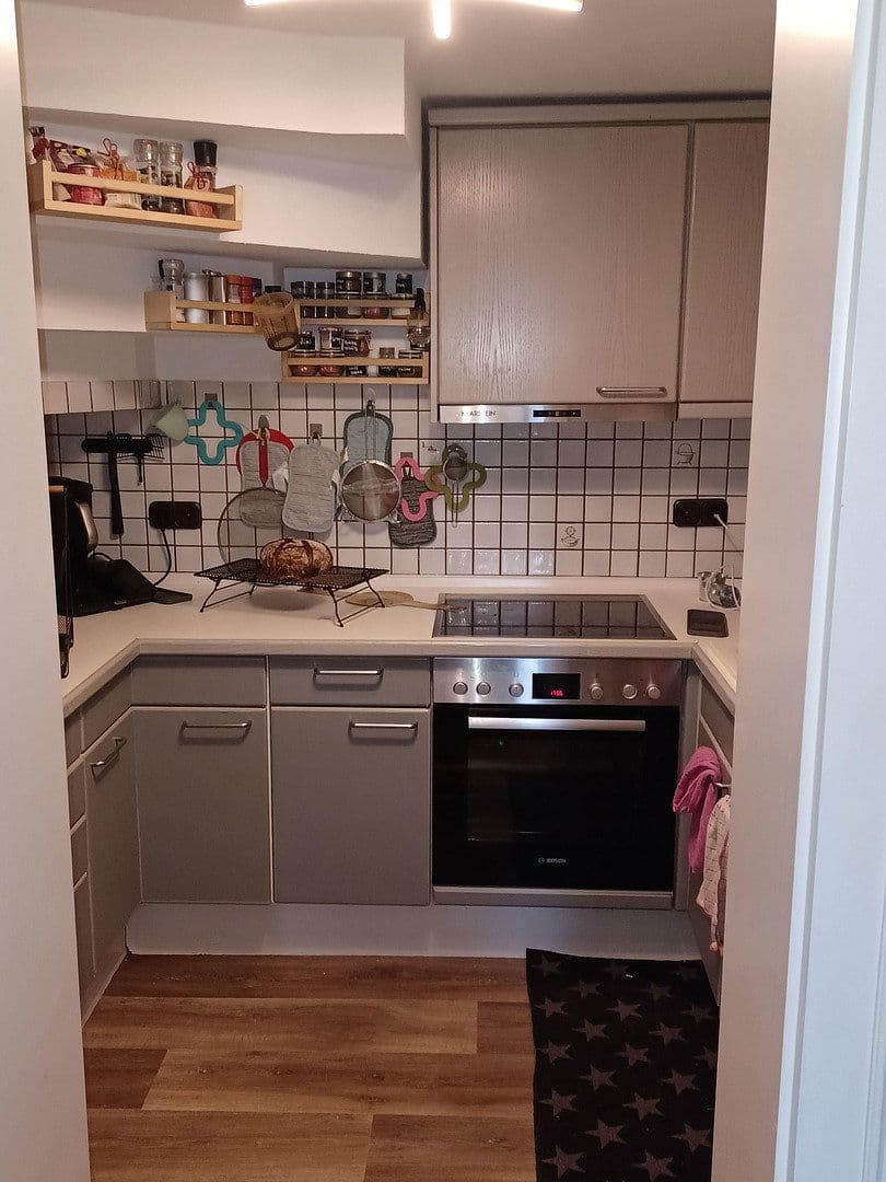Prenájom bytu 4-izbový 105 m², Solingen, Severné Porýnie - Westfálsko Prenájom bytu 4-izbový 105 m², Solingen, Severné Porýnie - Westfálsko