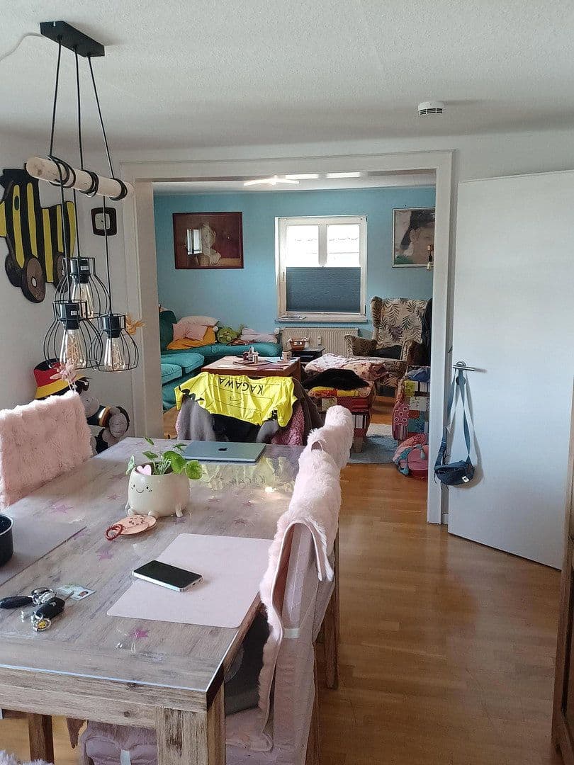 Prenájom bytu 4-izbový 105 m², Solingen, Severné Porýnie - Westfálsko Prenájom bytu 4-izbový 105 m², Solingen, Severné Porýnie - Westfálsko