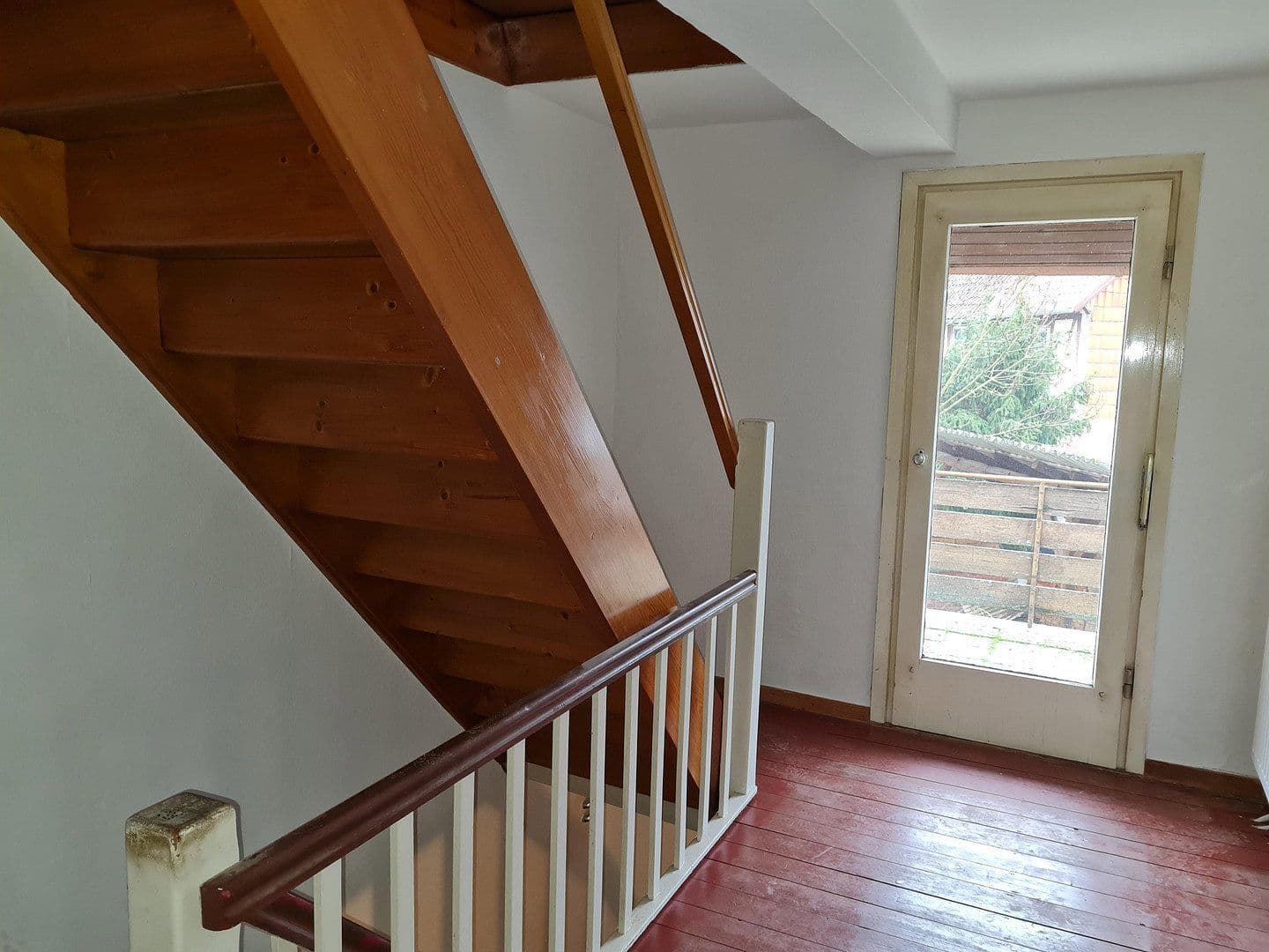 Predaj domu 303 m², pozemok 408 m², Rollshausen, Dolné Sasko Predaj domu 303 m², pozemok 408 m², Rollshausen, Dolné Sasko