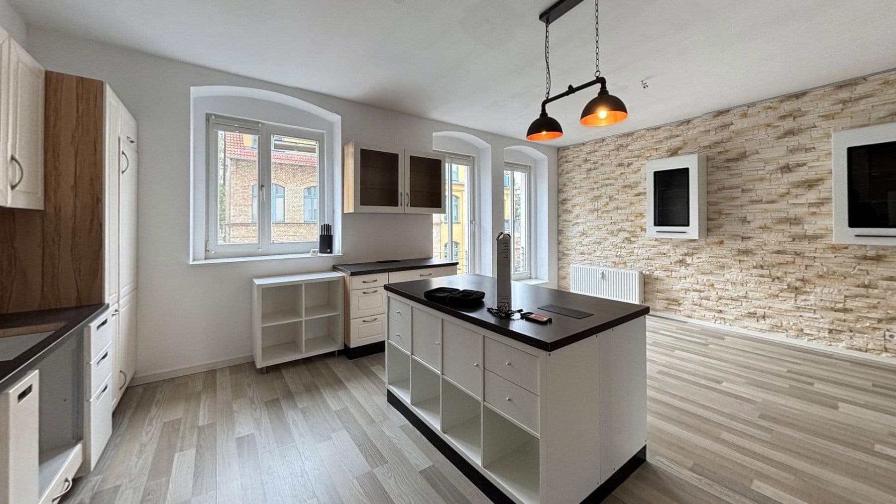 Prenájom bytu 4-izbový 134 m², Jupiterstraße 22, Halle (Saale), Sasko-Anhaltsko Prenájom bytu 4-izbový 134 m², Jupiterstraße 22, Halle (Saale), Sasko-Anhaltsko