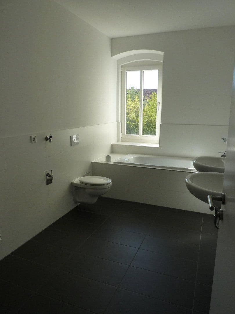 Prenájom bytu 4-izbový 134 m², Jupiterstraße 22, Halle (Saale), Sasko-Anhaltsko Prenájom bytu 4-izbový 134 m², Jupiterstraße 22, Halle (Saale), Sasko-Anhaltsko