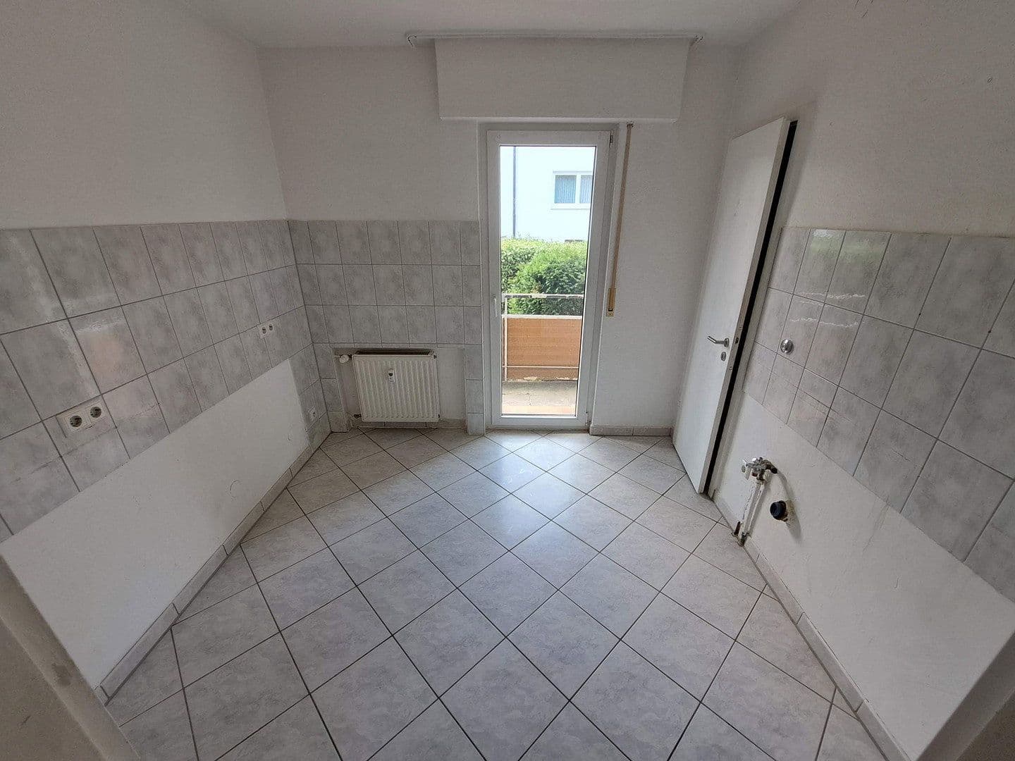 Prenájom bytu 4-izbový 88 m², Nelkenweg 14, Rudersberg, Bádensko-Wurttembersko Prenájom bytu 4-izbový 88 m², Nelkenweg 14, Rudersberg, Bádensko-Wurttembersko