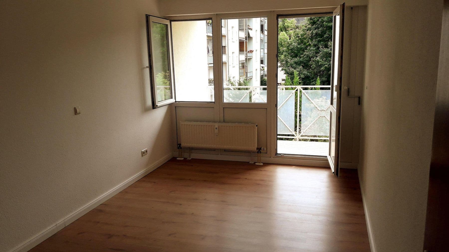 Prenájom bytu 2-izbový 49 m², Bayreuther Straße 10, Chemnitz, Sasko Prenájom bytu 2-izbový 49 m², Bayreuther Straße 10, Chemnitz, Sasko