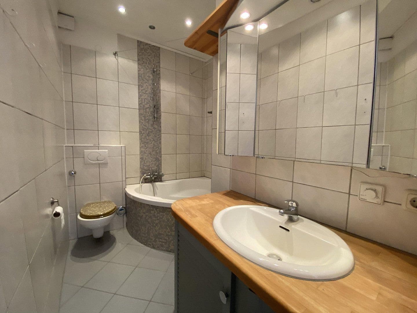 Predaj bytu 5-izbový 95 m², Kiel, Šlezvicko-Holštajnsko Predaj bytu 5-izbový 95 m², Kiel, Šlezvicko-Holštajnsko