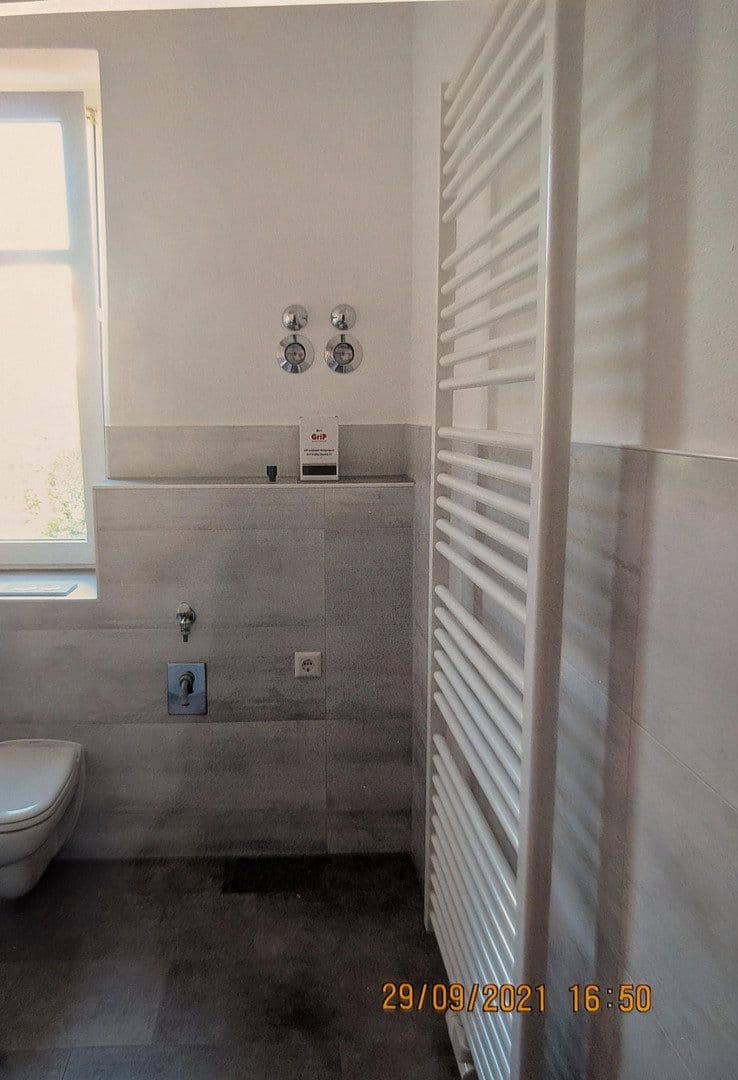 Prenájom bytu 3-izbový 80 m², Lindenstraße 63, Weinböhla, Sasko Prenájom bytu 3-izbový 80 m², Lindenstraße 63, Weinböhla, Sasko