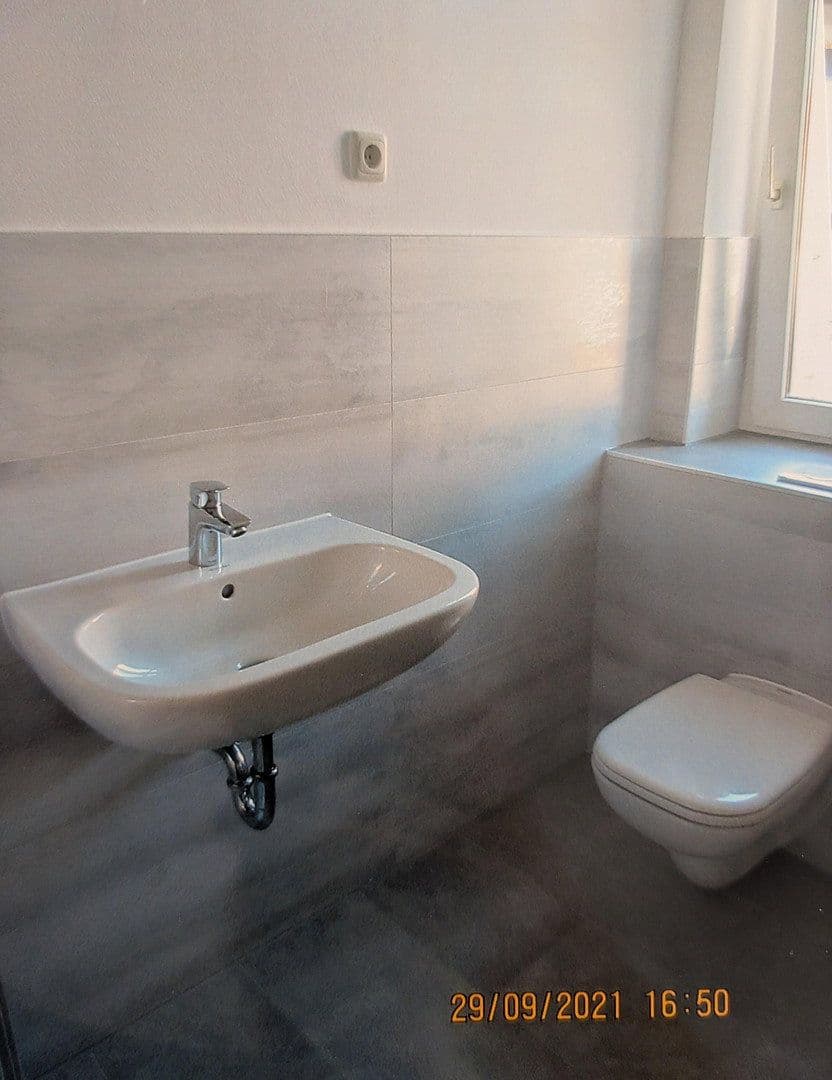 Prenájom bytu 3-izbový 80 m², Lindenstraße 63, Weinböhla, Sasko Prenájom bytu 3-izbový 80 m², Lindenstraße 63, Weinböhla, Sasko
