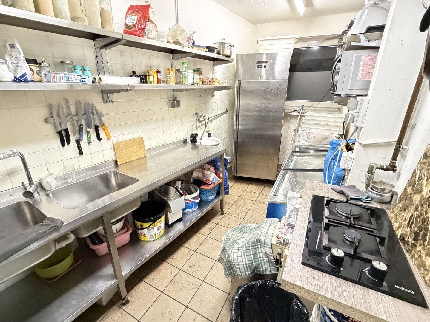 Prenájom nebytového priestoru 214 m², Lohbachstraße 8, Velbert, Severné Porýnie - Westfálsko Prenájom nebytového priestoru 214 m², Lohbachstraße 8, Velbert, Severné Porýnie - Westfálsko