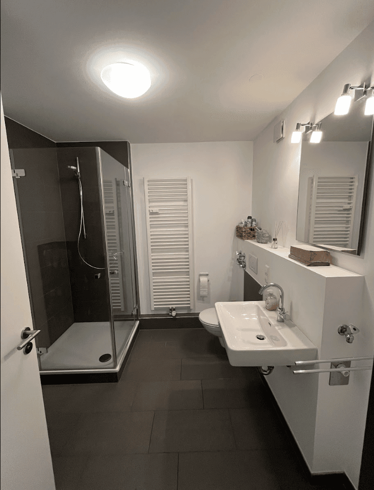 Prenájom bytu 4-izbový 130 m², August-Ruf-Straße 4, Singen (Hohentwiel), Bádensko-Wurttembersko Prenájom bytu 4-izbový 130 m², August-Ruf-Straße 4, Singen (Hohentwiel), Bádensko-Wurttembersko