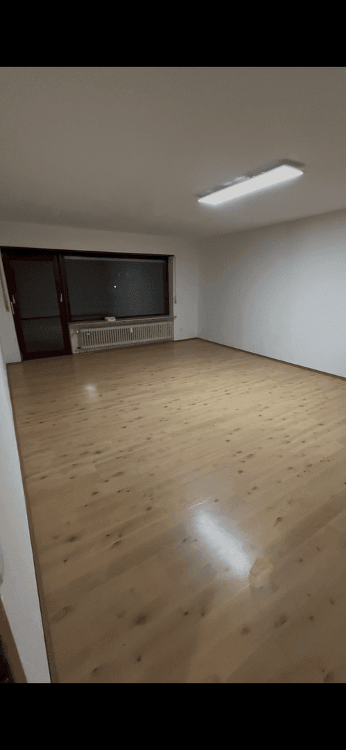 Prenájom bytu 3-izbový 105 m², Schifferstadt, Porýnie-Falcko Prenájom bytu 3-izbový 105 m², Schifferstadt, Porýnie-Falcko