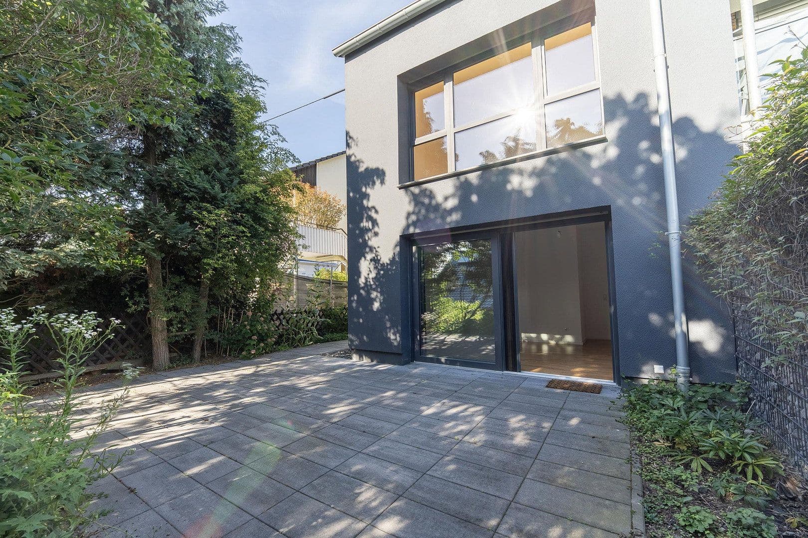Prenájom bytu 4-izbový 210 m², Koblenz, Porýnie-Falcko Prenájom bytu 4-izbový 210 m², Koblenz, Porýnie-Falcko