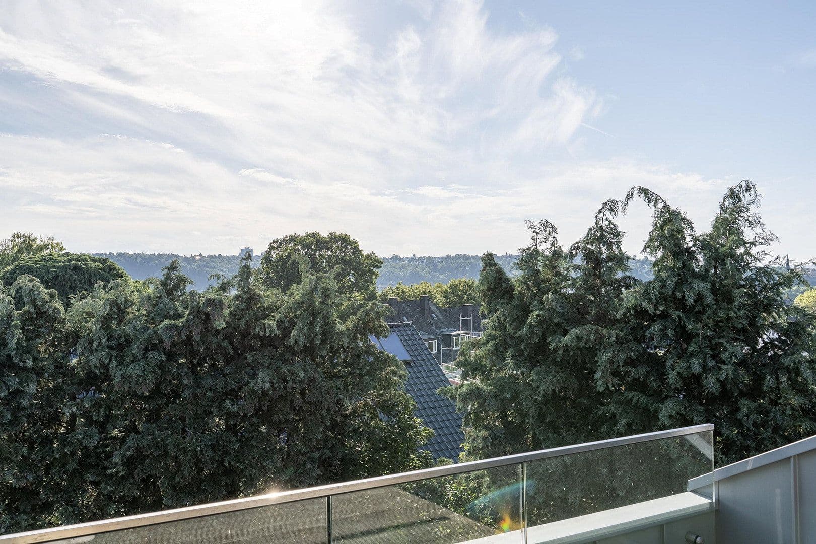 Prenájom bytu 4-izbový 210 m², Koblenz, Porýnie-Falcko Prenájom bytu 4-izbový 210 m², Koblenz, Porýnie-Falcko