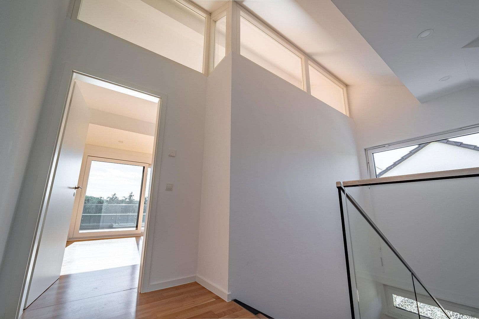 Prenájom bytu 4-izbový 210 m², Koblenz, Porýnie-Falcko Prenájom bytu 4-izbový 210 m², Koblenz, Porýnie-Falcko