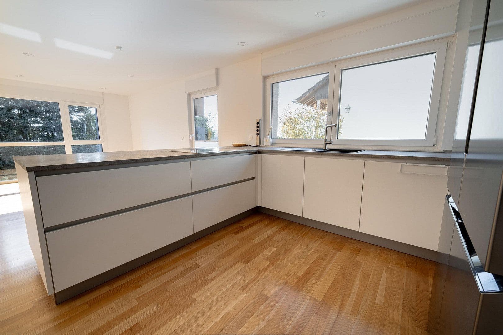 Prenájom bytu 4-izbový 210 m², Koblenz, Porýnie-Falcko Prenájom bytu 4-izbový 210 m², Koblenz, Porýnie-Falcko