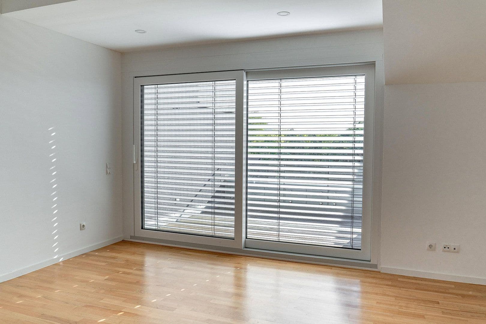 Prenájom bytu 4-izbový 210 m², Koblenz, Porýnie-Falcko Prenájom bytu 4-izbový 210 m², Koblenz, Porýnie-Falcko