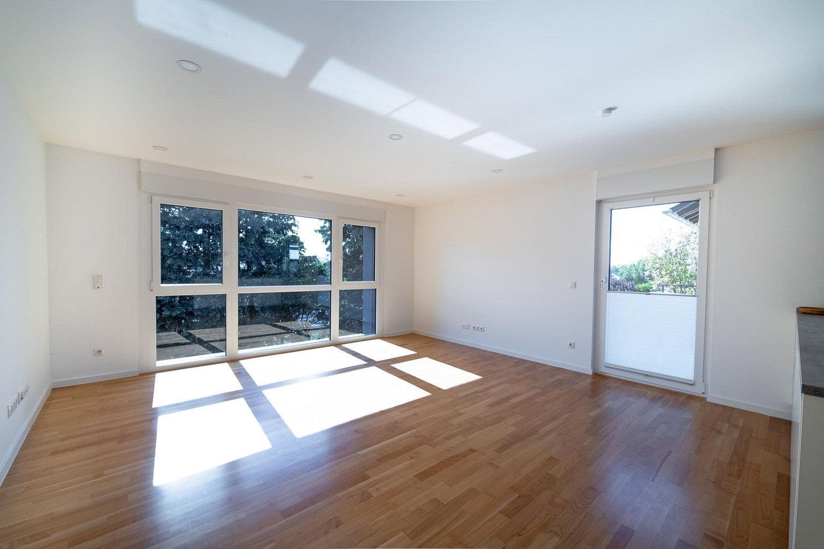 Prenájom bytu 4-izbový 210 m², Koblenz, Porýnie-Falcko Prenájom bytu 4-izbový 210 m², Koblenz, Porýnie-Falcko