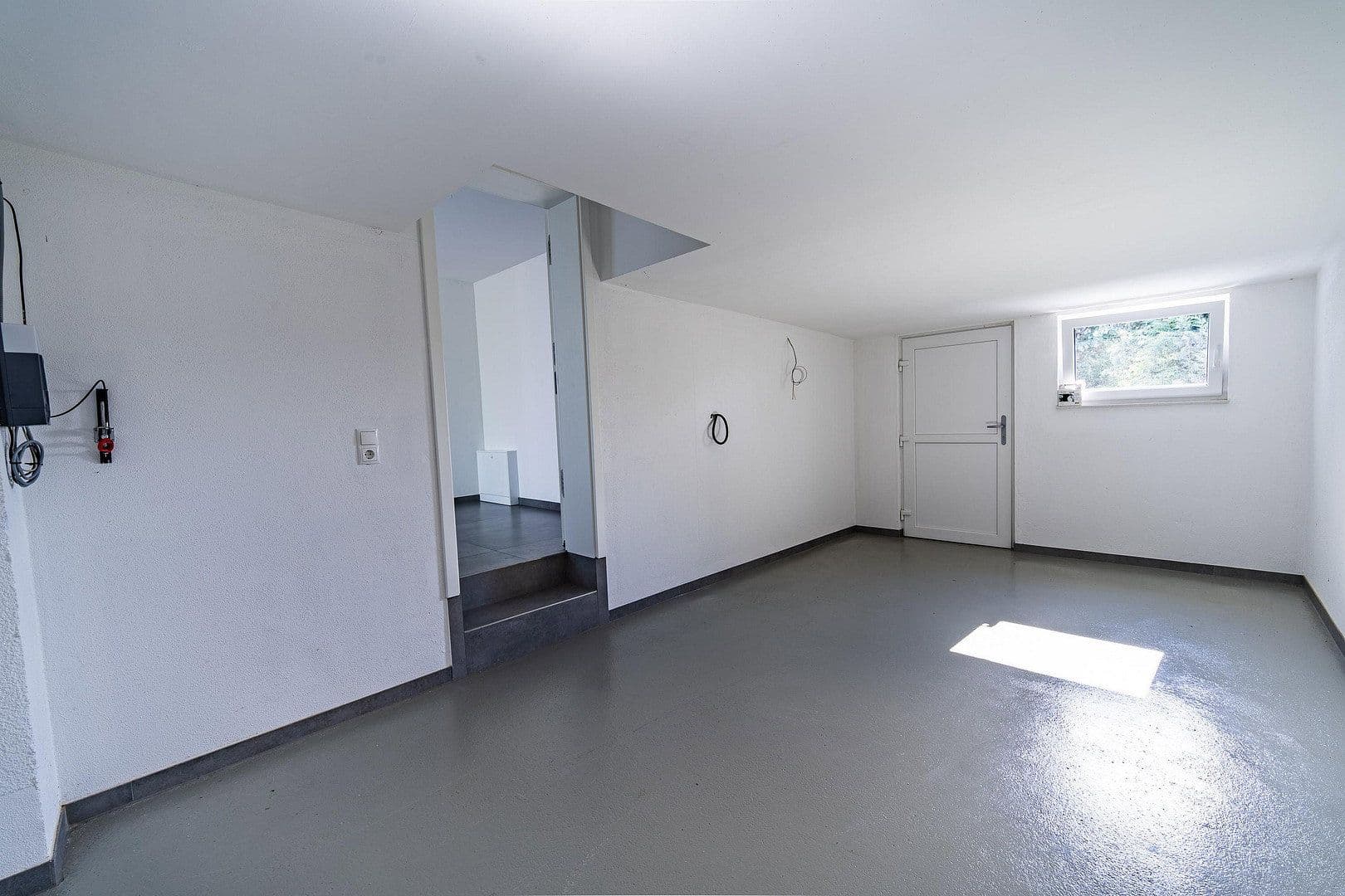 Prenájom bytu 4-izbový 210 m², Koblenz, Porýnie-Falcko Prenájom bytu 4-izbový 210 m², Koblenz, Porýnie-Falcko