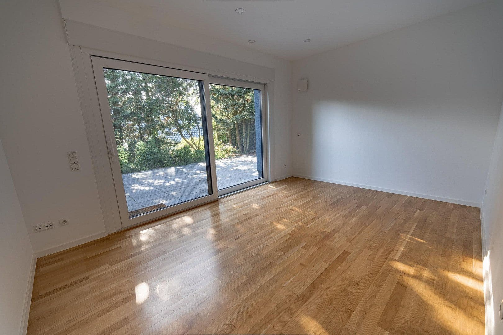 Prenájom bytu 4-izbový 210 m², Koblenz, Porýnie-Falcko Prenájom bytu 4-izbový 210 m², Koblenz, Porýnie-Falcko