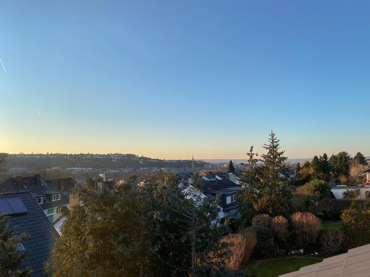 Prenájom bytu 4-izbový 210 m², Koblenz, Porýnie-Falcko Prenájom bytu 4-izbový 210 m², Koblenz, Porýnie-Falcko