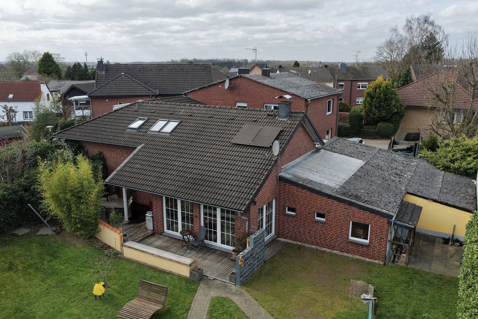 Predaj domu 240 m², pozemok 1.288 m², Wassenberg, Severné Porýnie - Westfálsko Predaj domu 240 m², pozemok 1.288 m², Wassenberg, Severné Porýnie - Westfálsko